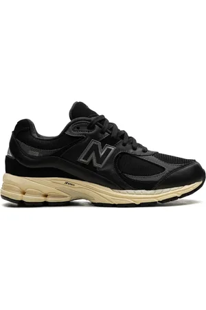 New Balance M2002R "Vintage White" sneakers