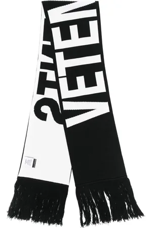 Vetements Logo-print fringed scarf