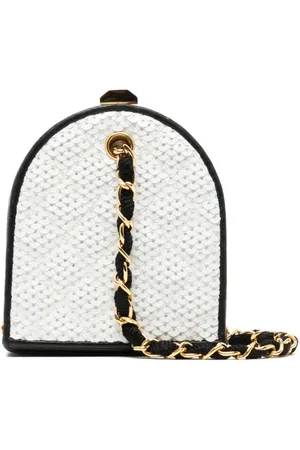 CHANEL Sequin-embellished clutch bag
