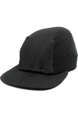 Issey Miyake Pliss??-effect baseball cap