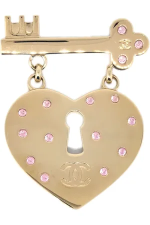 CHANEL 2002 rhinestone-embellished heart and key brooch