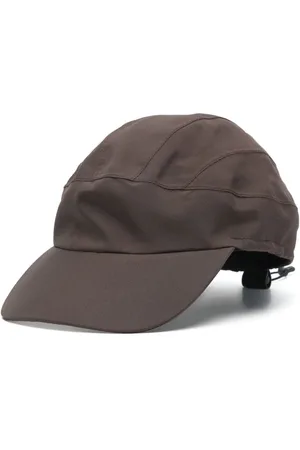 GR10K Logo-embroidered cap