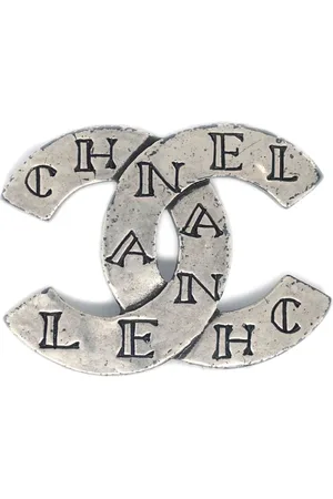 CHANEL 1999 CC logo-engraved brooch