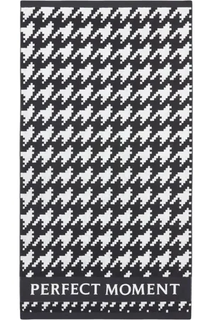 Perfect Moment Houndstooth-print beach towel