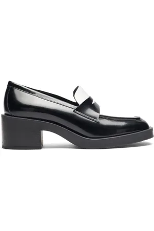 Stuart Weitzman 40mm Kaia loafers