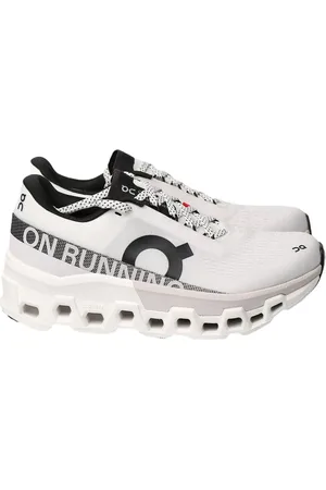 On Running Cloudmonster 2 sneakers