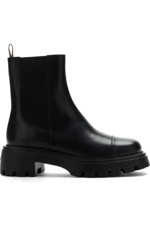 Stuart Weitzman Emerson Chelsea boots