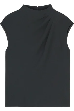 Closed Draped top