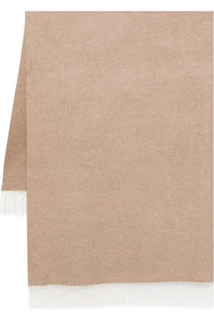 D4.0 Fringed blanket