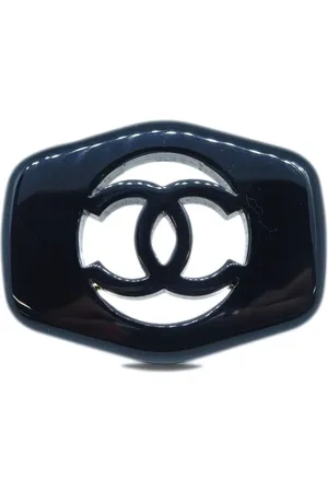 CHANEL 1997 CC brooch
