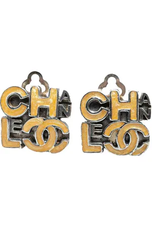 CHANEL 2000 Enamel Logo Clip on costume earrings