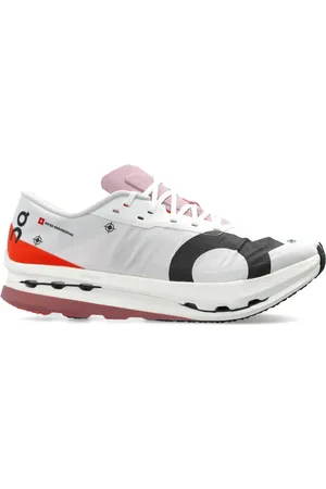 On Running Cloudboom sneakers