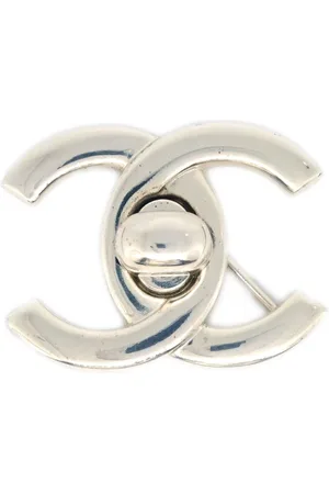 CHANEL 1996 Turnlock brooch