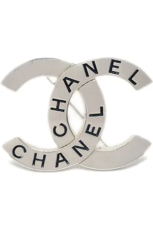 CHANEL 1998 CC logo-engraved brooch