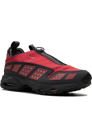 Nike Air Max SNDR GORE-TEX "Hyper Crimson/Smoke Grey" sneakers