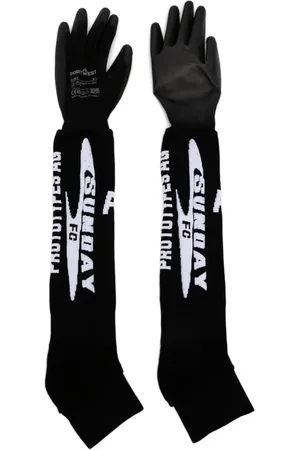 PROTOTYPES Sock gloves