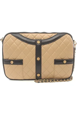 CHANEL 2016-2017 jacket-motif clutch