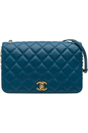 CHANEL 2018-2019 Medium Quilted Calfskin CC Side Chain Full Flap crossbody bag