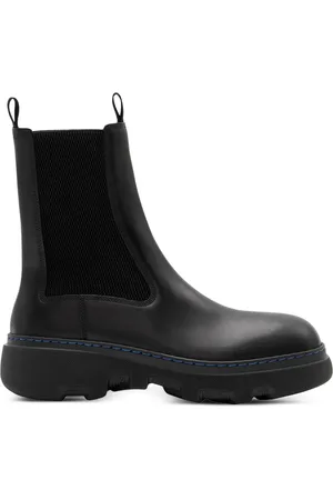 Burberry Round-toe leather boots