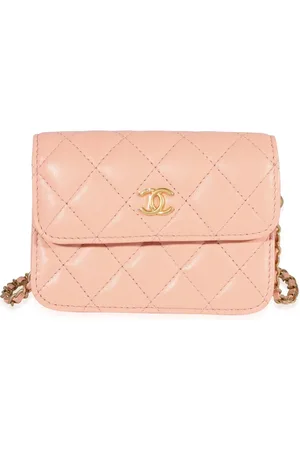 CHANEL 2022 Pearl Crush clutch bag