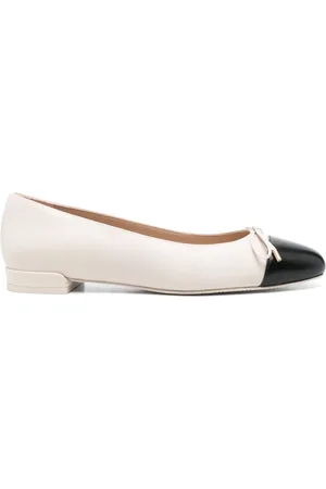 Stuart Weitzman Sleek Bow ballet flats