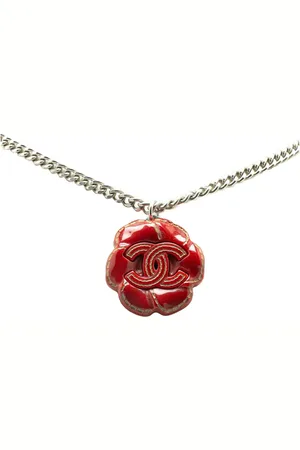 CHANEL 2005 Resin CC Camellia Charm Necklace costume necklace