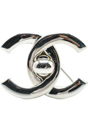 CHANEL 1996 CC Turn-Lock Brooch costume brooch