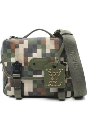 LOUIS VUITTON 2021 Trail Messenger shoulder bag