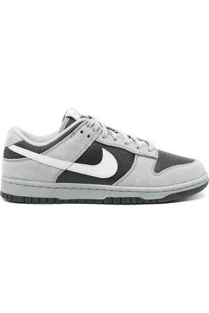 Nike Dunk Low sneakers