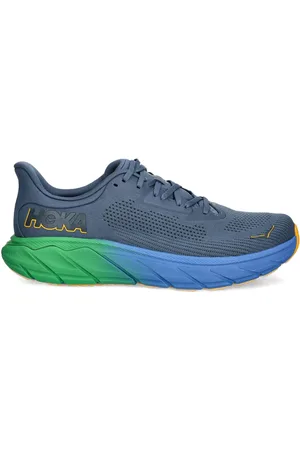 Hoka One One Arahi 7 lightweight running sneakers