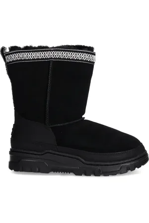 UGG Classic Short TrailGazer boots