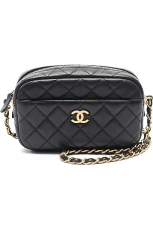 CHANEL 2019 lambskin camera bag