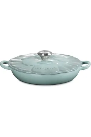 Le Creuset Tegame flower-shaped casserole dish
