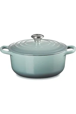 Le Creuset Cocotte cast iron casserole dish