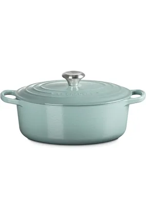 Le Creuset Cocotte cast iron round casserole dish