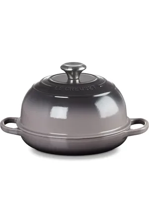 Le Creuset Cocotte cast iron casserole dish