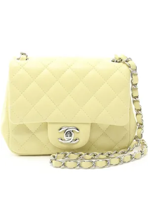 CHANEL 2021s matelass??-effect shoulder bag