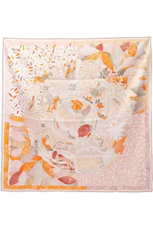 Hermès 2010s Chacun Fait Son Nid scarf