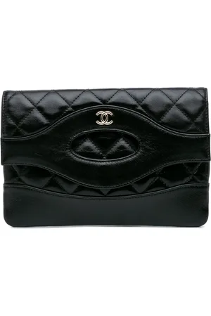 CHANEL 2021-2024 Shiny Crumpled Calfskin 31 clutch bag