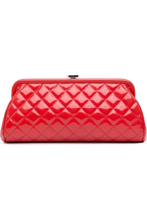 CHANEL 2015-2016 CC Quilted Patent Kiss Lock clutch bag