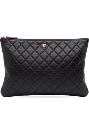 CHANEL 2019 Large Quilted Lambskin O Case clutch bag