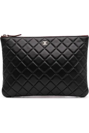 CHANEL 2014-2015 Medium Quilted Lambskin O Case clutch bag