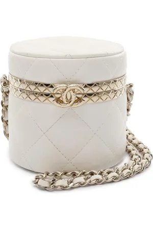 CHANEL 2021-2024 Mini Matelasse Lambskin Round Case vanity bag