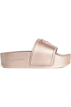 Karl Lagerfeld Kondominium pool slides