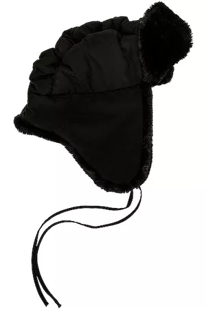 CLYDE Yukon Hat in Black