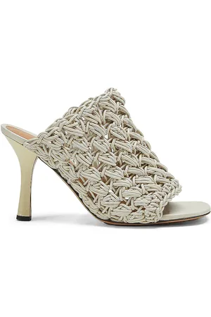Bottega Veneta The Board Mules in - Neutral. Size 36.5 (also in 37.5, 39).