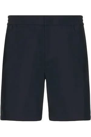 THEORY Precision Ponte Curtis Short in - Black. Size 30 (also in 32, 33, 34, 36).