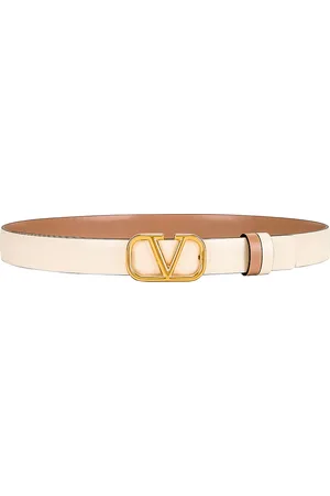 VALENTINO GARAVANI Vlogo Signature Reversible Belt in - Ivory. Size 70 (also in 75, 80, 85).