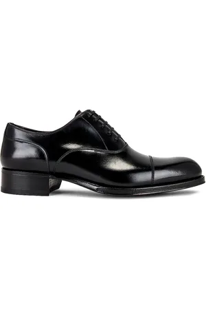 Tom Ford Edgar Lace Up Dress Shoe in - . Size 8 (also in 9).