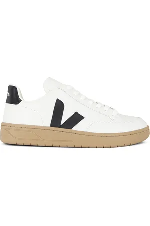 Veja V-12 in - White. Size 40 (also in 41, 42, 43, 44, 45).